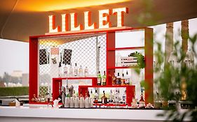 The Ritz-Carlton Abu Dhabi, Grand Canal